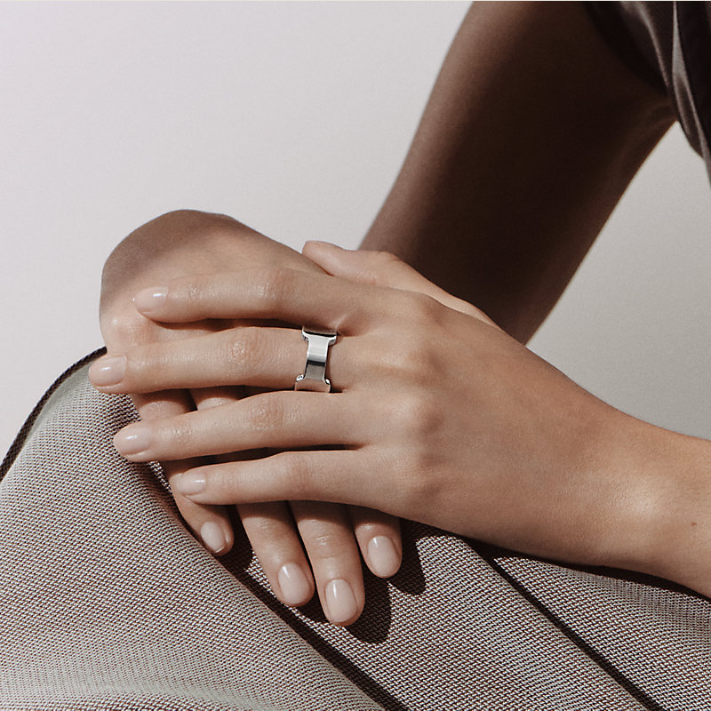 【 伝統的なHモチーフでさりげなく♪】HERMES Amazone MM リング Amazone Hermes ring, medium model | Hermès Mainland China